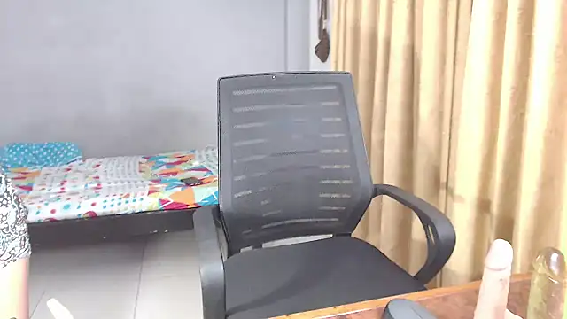 Snapshot of SusanLeroy chatting on 11/16/25, 09:47 SusanLeroy online show from 11/16/25, 09:47