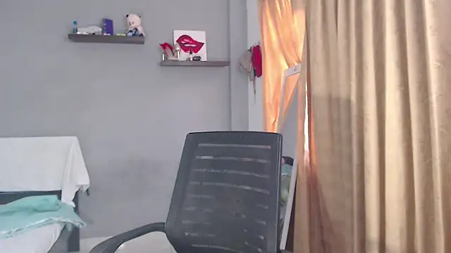 SusanLeroy online show from 12/21/25, 10:21