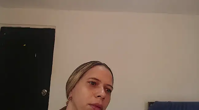 Snapshot of SusanLeroy chatting on 02/28/25, 02:09 SusanLeroy online show from 02/28/25, 02:09