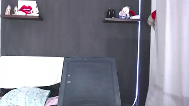 SusanLeroy online show from 04/05/26, 09:27