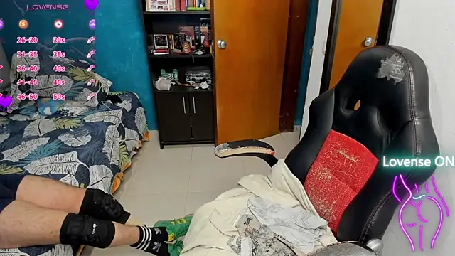 peanut tangerine online show from 10/12/25, 01:51