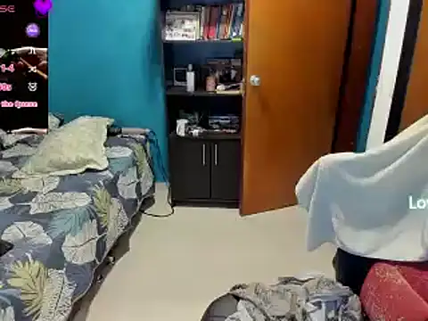 peanut tangerine online show from 10/31/25, 01:02