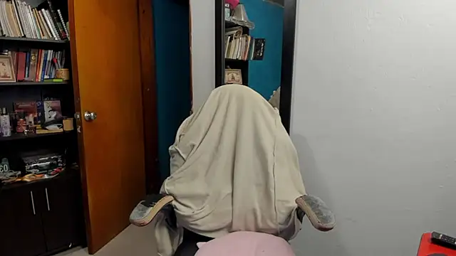 peanut tangerine online show from 11/24/25, 03:06