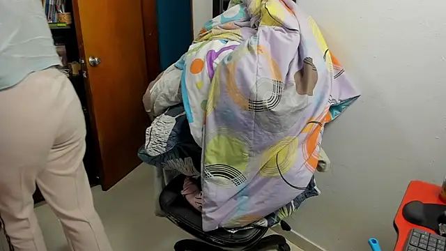 peanut tangerine online show from 12/02/25, 11:28