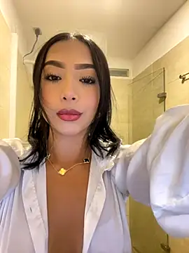 SOPHIACANDY19  online show from 11/12/25, 10:24