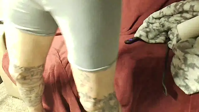 overaveragefreak4you online show from 12/14/25, 09:59