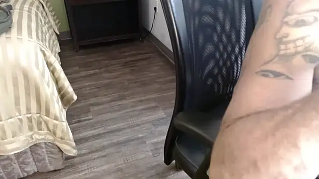 overaveragefreak4you online show from 11/15/25, 04:33