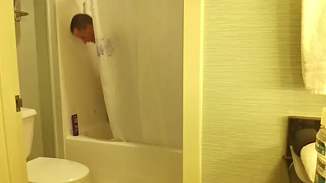 overaveragefreak4you online show from 04/17/26, 12:35