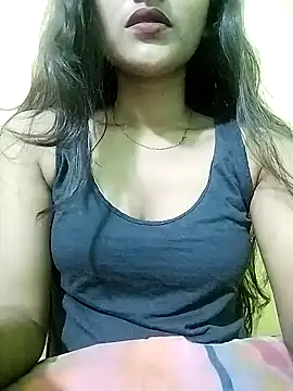 Snapshot of MISSQUEEN48 chatting on 02/02/25, 03:39 MISSQUEEN48 online show from 02/02/25, 03:39