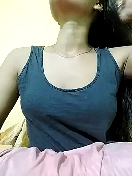 Snapshot of MISSQUEEN48 chatting on 02/10/25, 01:11 MISSQUEEN48 online show from 02/10/25, 01:11