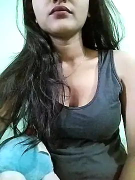 Snapshot of MISSQUEEN48 chatting on 03/05/25, 06:33 MISSQUEEN48 online show from 03/05/25, 06:33