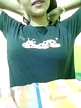 Snapshot of MISSQUEEN48 chatting on 01/12/25, 05:33 MISSQUEEN48 online show from 01/12/25, 05:33