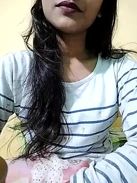 Snapshot of MISSQUEEN48 chatting on 01/06/26, 05:44 MISSQUEEN48 online show from 01/06/26, 05:44