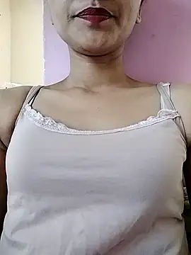 MISSQUEEN48 online show from 04/05/26, 07:26