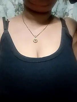 sajida34 online show from 10/13/25, 11:27