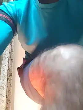 Snapshot of Wild-Honey chatting on 01/19/25, 03:10 Wild-Honey online show from 01/19/25, 03:10