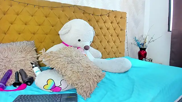 Snapshot of Michelle_Brooks chatting on 01/13/25, 07:20 Michelle Brooks online show from 01/13/25, 07:20