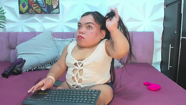 Michelle Brooks online show from 11/21/25, 01:43