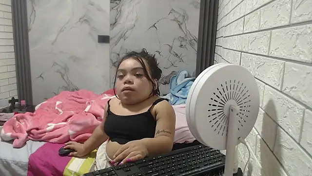 Snapshot of Michelle_Brooks chatting on 03/15/25, 04:24 Michelle Brooks online show from 03/15/25, 04:24