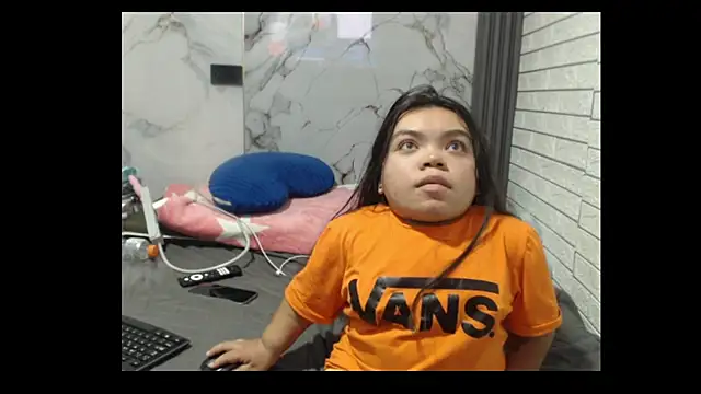 Snapshot of Michelle_Brooks chatting on 10/29/25, 07:51 Michelle Brooks online show from 10/29/25, 07:51