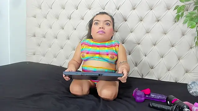 Snapshot of Michelle_Brooks chatting on 02/03/25, 11:05 Michelle Brooks online show from 02/03/25, 11:05