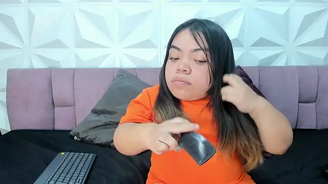 Snapshot of Michelle_Brooks chatting on 01/15/25, 01:41 Michelle Brooks online show from 01/15/25, 01:41