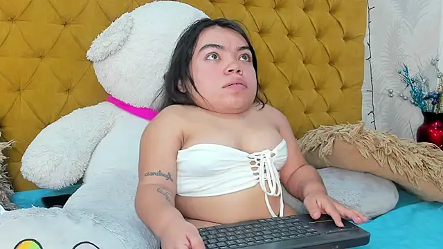 Snapshot of Michelle_Brooks chatting on 01/13/25, 10:24 Michelle Brooks online show from 01/13/25, 10:24