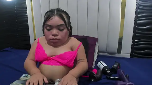 Snapshot of Michelle_Brooks chatting on 02/04/25, 07:55 Michelle Brooks online show from 02/04/25, 07:55