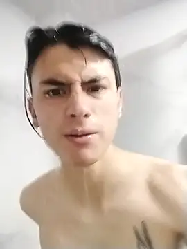 Snapshot of Alann_sr chatting on 10/19/25, 07:49 Alann sr online show from 10/19/25, 07:49