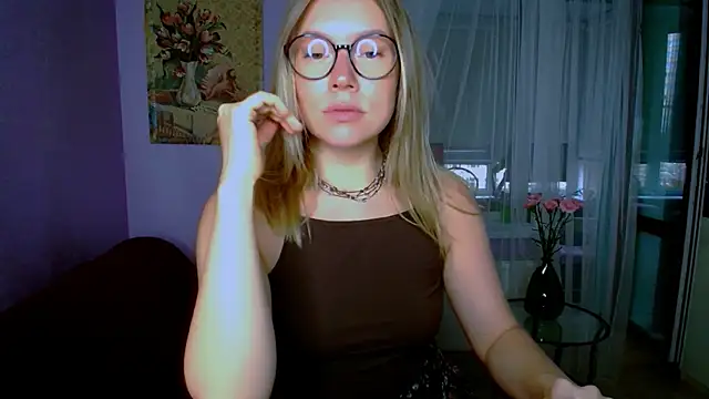 Snapshot of TaylorBre chatting on 09/17/25, 05:31 TaylorBre online show from 09/17/25, 05:31