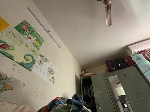 Snapshot of SammyChocolateIndian chatting on 01/29/25, 04:15 SammyChocolateIndian online show from 01/29/25, 04:15