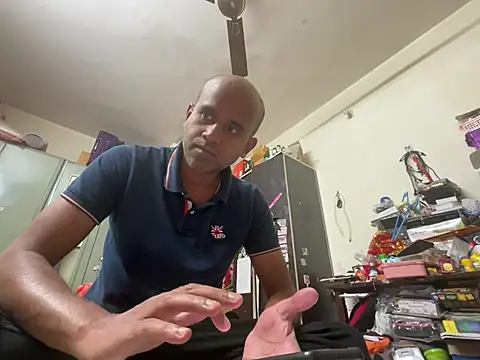 Snapshot of SammyChocolateIndian chatting on 01/12/25, 09:19 SammyChocolateIndian online show from 01/12/25, 09:19