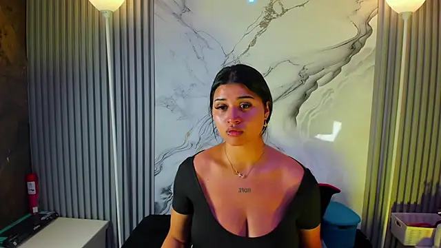Snapshot of venusowen_ chatting on 06/20/26, 02:22 venusowen online show from 06/20/26, 02:22