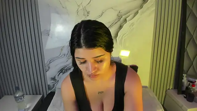 venusowen  online show from 02/15/26, 12:15