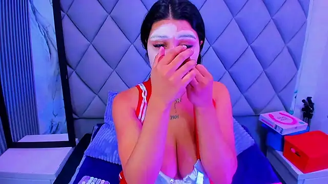 venusowen  online show from 10/31/25, 01:41