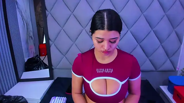 venusowen  online show from 02/12/26, 12:05