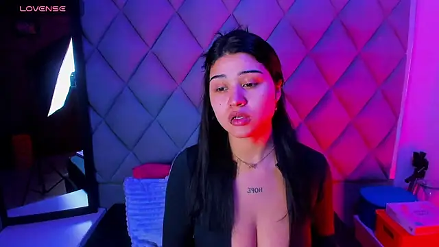 venusowen  online show from 11/14/25, 02:21