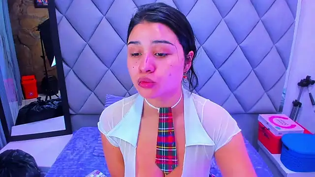 venusowen  online show from 11/29/25, 01:55