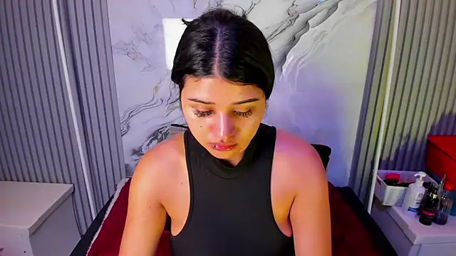 Snapshot of venusowen_ chatting on 04/28/26, 01:48 venusowen online show from 04/28/26, 01:48