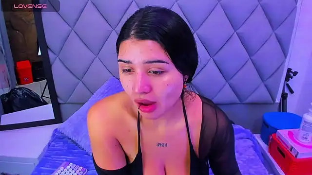 venusowen  online show from 12/03/25, 12:59