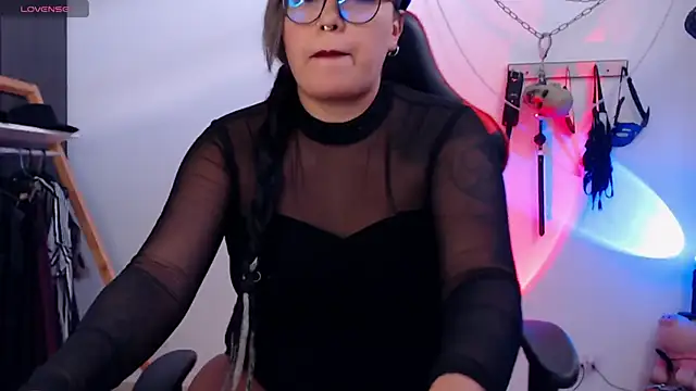 LilithSharon online show from 12/18/25, 06:56