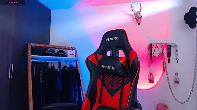 LilithSharon online show from 12/20/25, 04:54