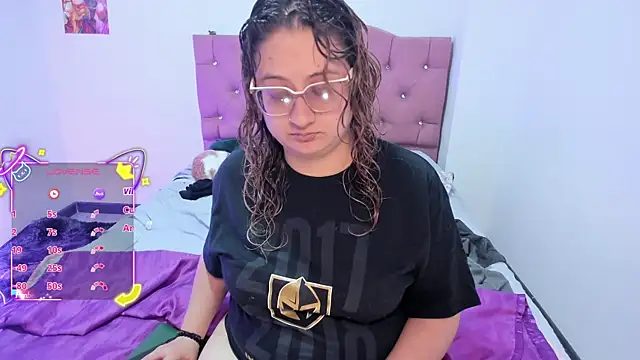 AnnieBigBoobs online show from 12/16/25, 10:03