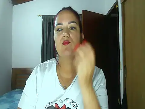 luna withe online show from 06/11/26, 05:04