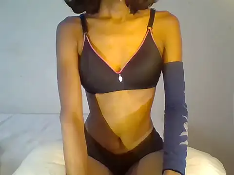 Snapshot of Levinya chatting on 02/27/25, 04:46 Levinya online show from 02/27/25, 04:46