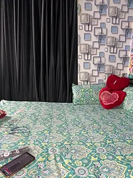 Snapshot of Hot_royalbhabhi chatting on 02/18/25, 01:33 Hot royalbhabhi online show from 02/18/25, 01:33