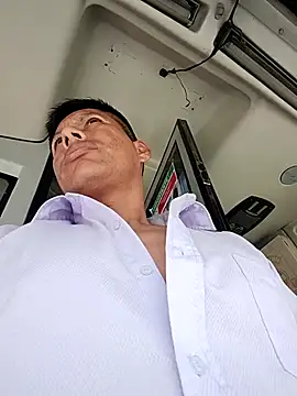 alexchir4 online show from 10/29/25, 05:12