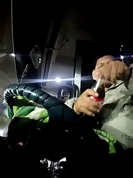 alexchir4 online show from 12/05/25, 09:52