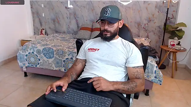 hanz col online show from 12/03/25, 03:44