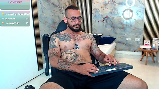 Snapshot of hanz_col chatting on 02/25/25, 12:47 hanz col online show from 02/25/25, 12:47